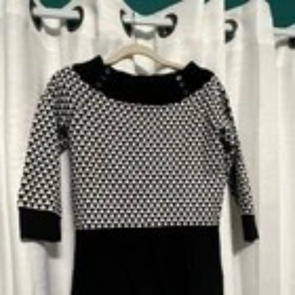 White House Black Market Black White Geometric Pullover Sweater